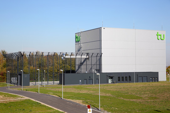 Außenansicht HGÜ Testzentrum von Emil-Figge Straße aus