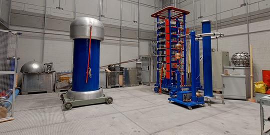AC-Hochspannungshalle Bild der AC-Hochspannungshalle des Lehrstuhls für Hochspannungstechnik
